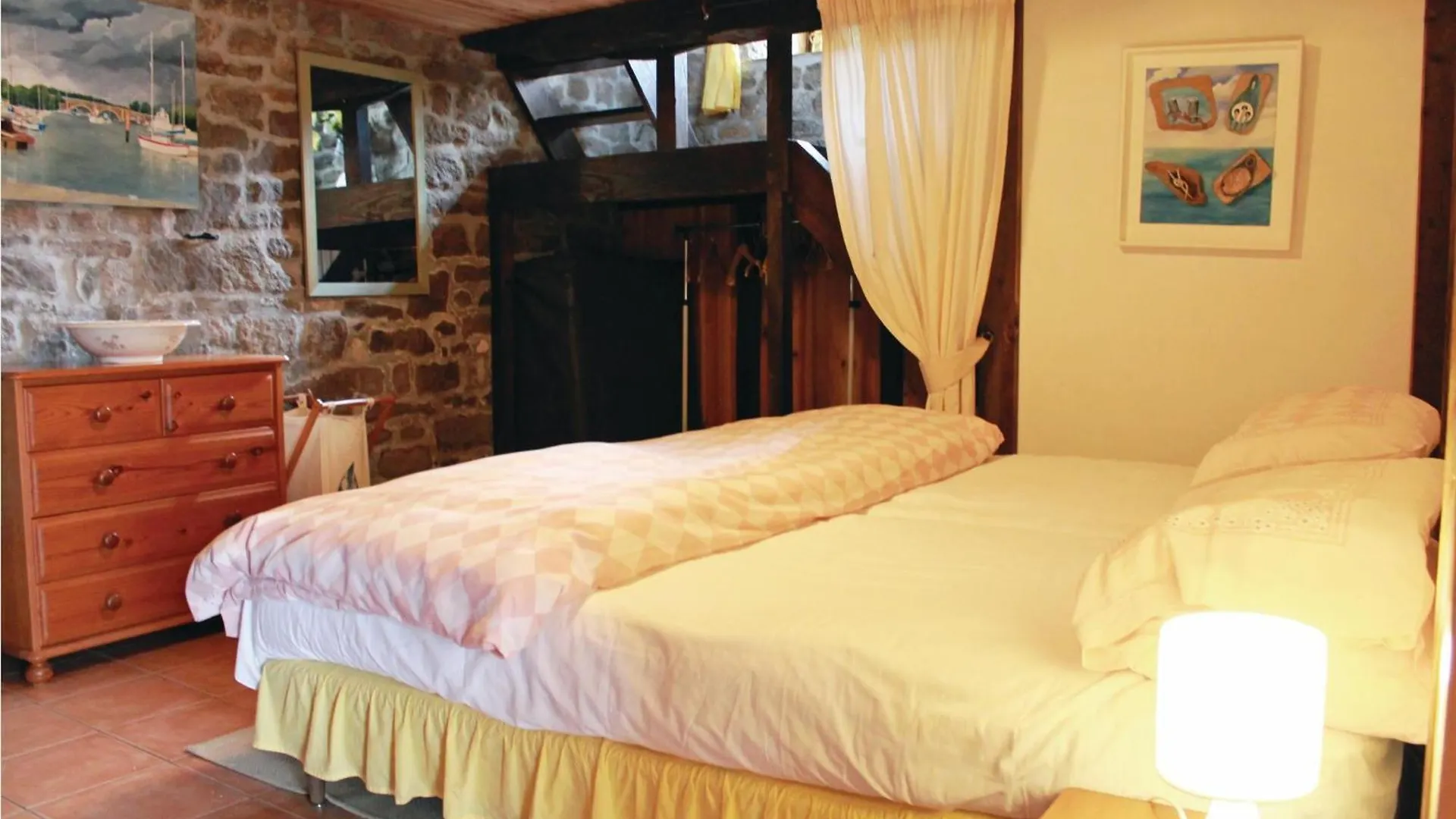 Holiday home Stunning Home In Melrand With Kitchenette